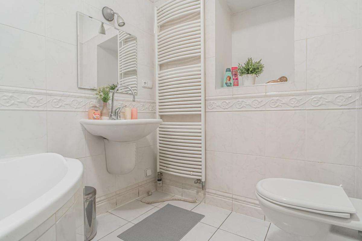 Karmelitska 2 Luxury 1b Apartment Prague